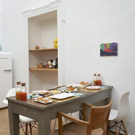 Palazzo Bevilacqua Bed and Breakfast *