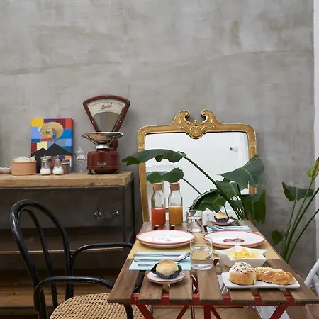Palazzo Bevilacqua Bed and Breakfast
